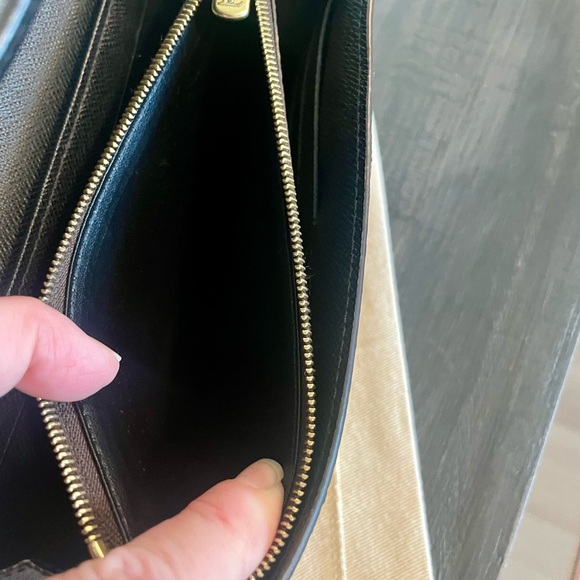 Louis Vuitton Reverse Monogram Sarah Wallet - Picture 13 of 14